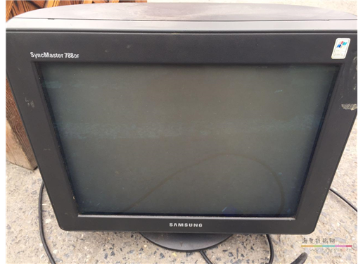 三星 788DF 17英寸 纯平显示器
