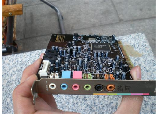 创新 SB0400 7.1 声卡