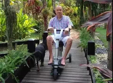 ATTO 超迷你折叠代步电动车