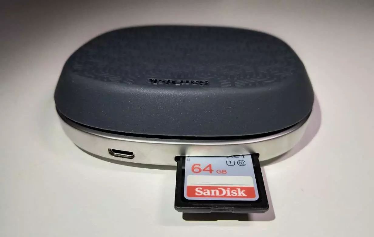 闪迪 欣享 充电 插座 自动备份 充电底座