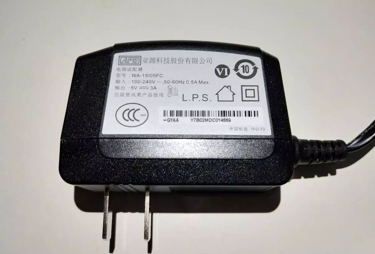 闪迪 欣享 充电 插座 自动备份 充电底座