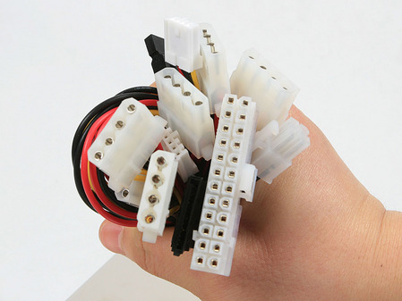 鑫谷 核动力 530PQ 白金版 额定功率 300W 电源