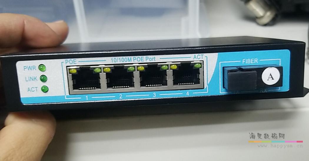荣光 光纤poe交换机  百兆5口POE交换机 RNG-J-4EPOE 百兆4口POE+1个SC光口/桌面型