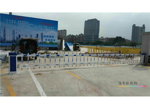 世纪顺 SJS-PDC03K，杆长3.5米，右向/左向，1.8秒起落，交通灯，断电不抬杆