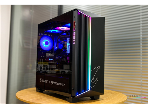技嘉 AORUS C501G 战鹰 机箱